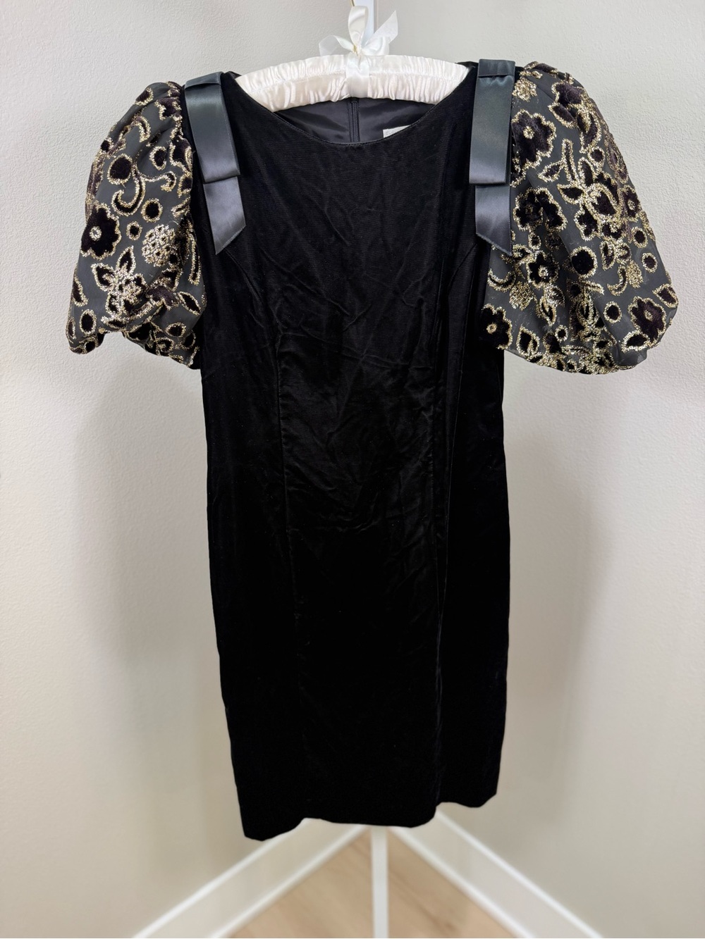 VTG Alison Nicole Black Velvet Dress Puff Sleeve Gold Metallic Brocade Bows Size
